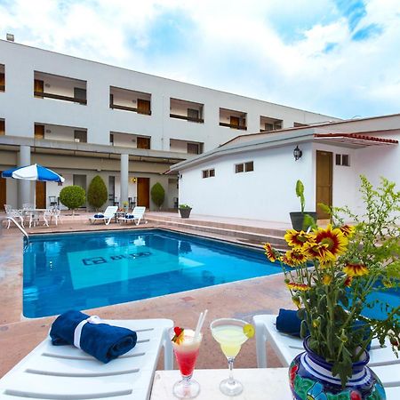 Hotel Bedd Express Queretaro Bagian luar foto