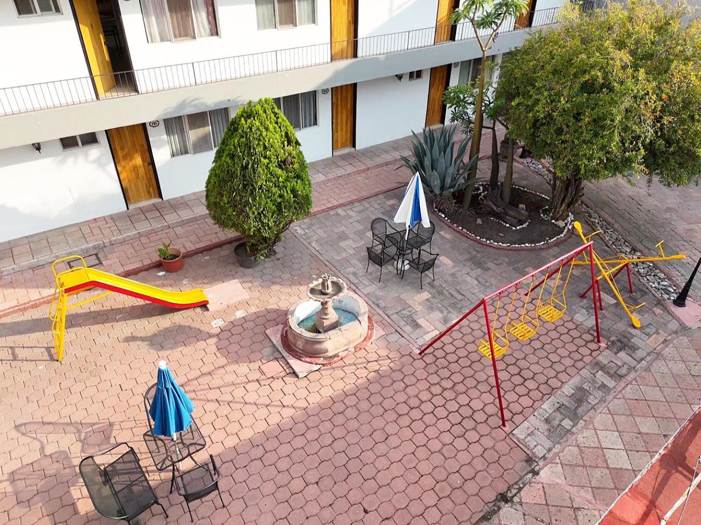 Hotel Bedd Express Queretaro Bagian luar foto