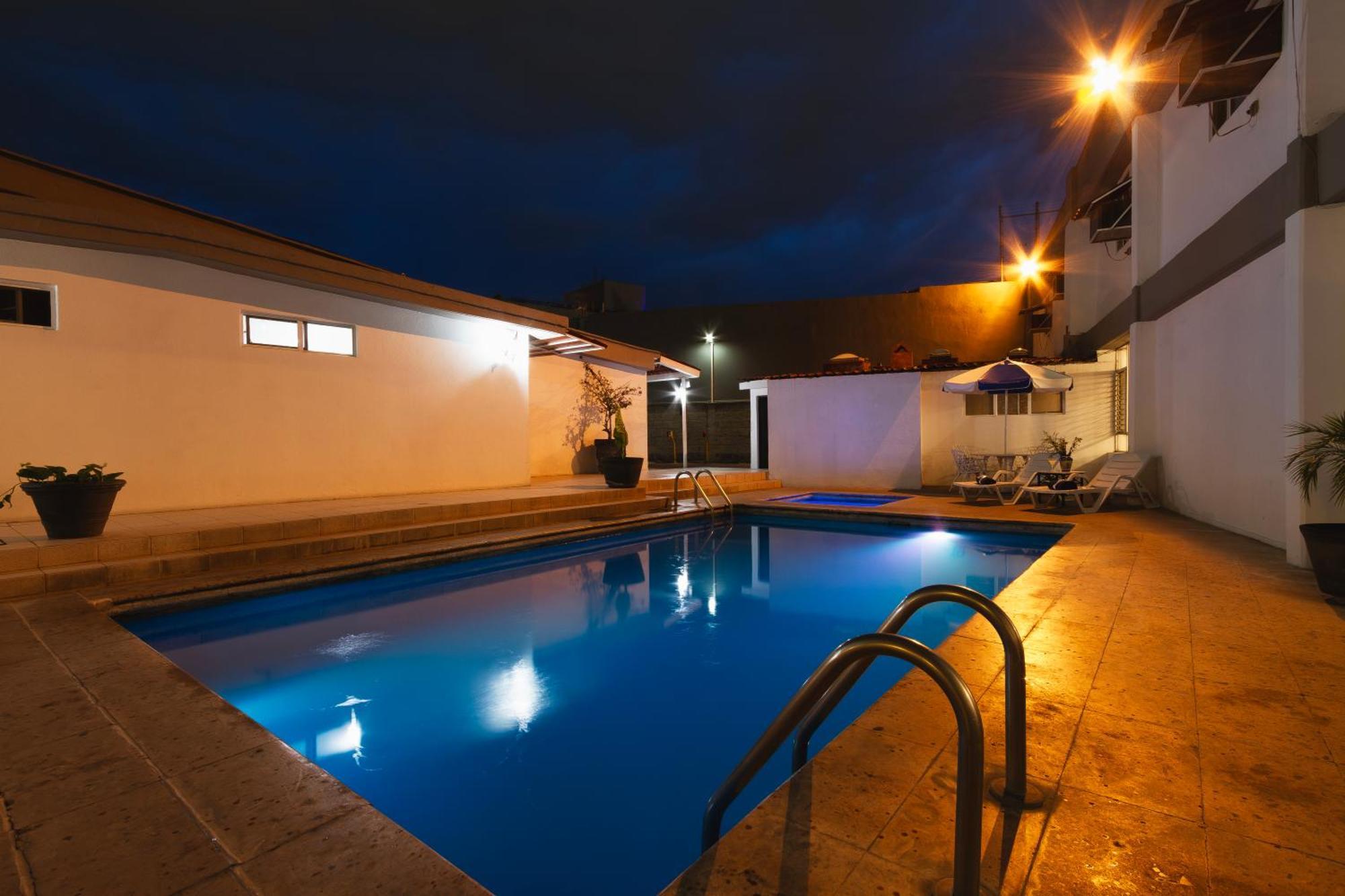Hotel Bedd Express Queretaro Bagian luar foto